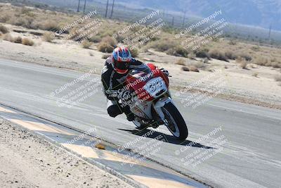 media/Dec-01-2025-Moto Forza (Mon) [[2daa91e15f]]/3-Beginner Group/Session 3 (Turn 16 Inside)/